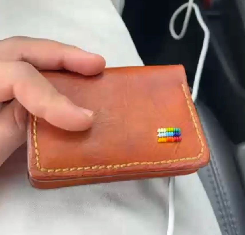 Billetera Esencial in use